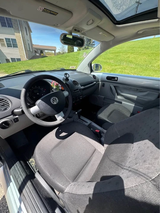 2002 Volkswagen Beetle - Image 6 of 8