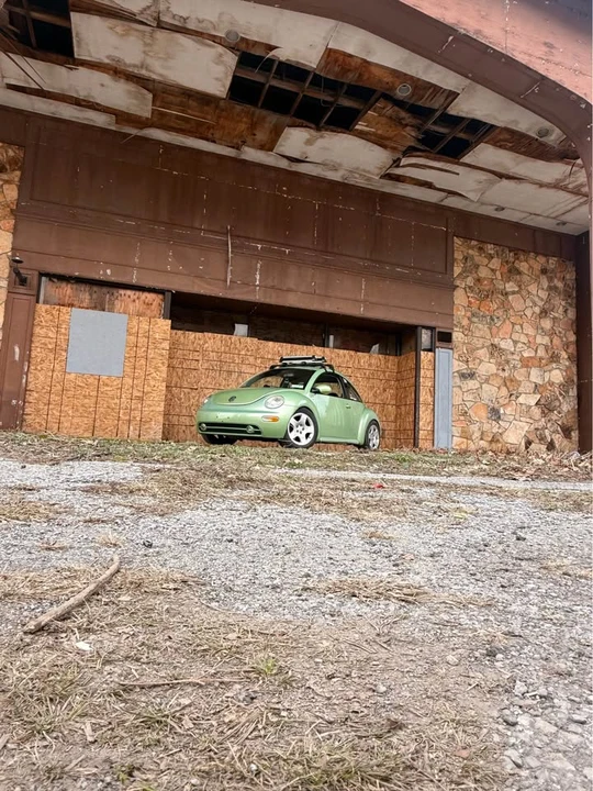 2002 Volkswagen New Beetle - Image 2 of 3