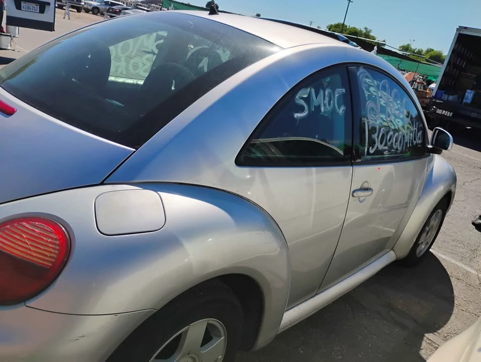 2002 Volkswagen New Beetle - Image 3 of 3