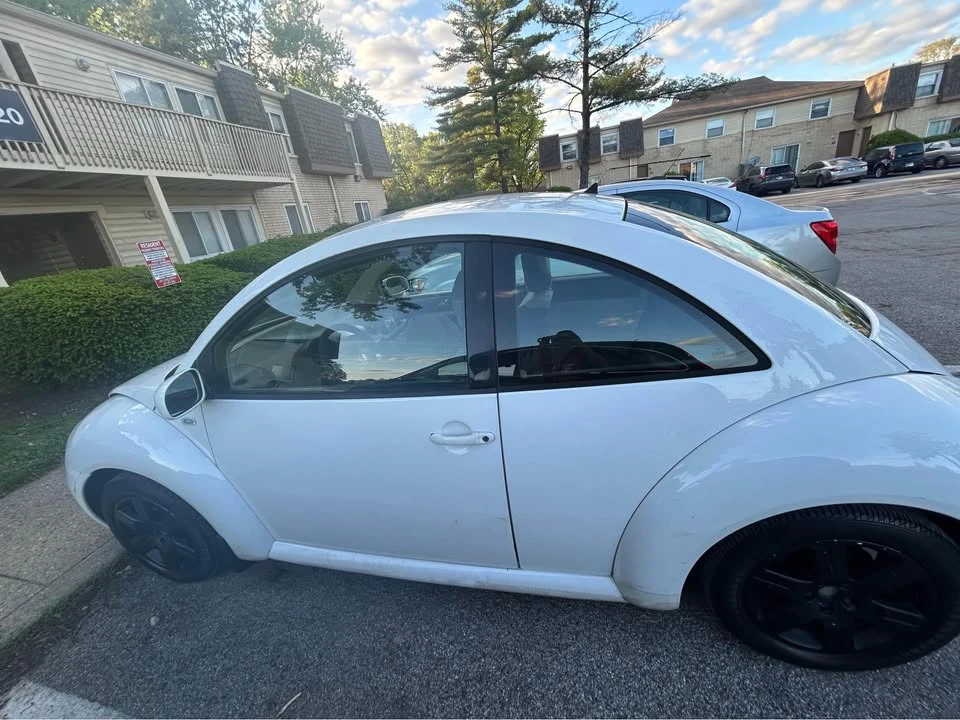 2002 Volkswagen New Beetle - Image 2 of 6