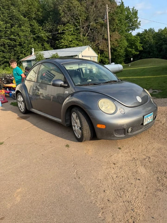 2002 Volkswagen New Beetle - Image 2 of 7