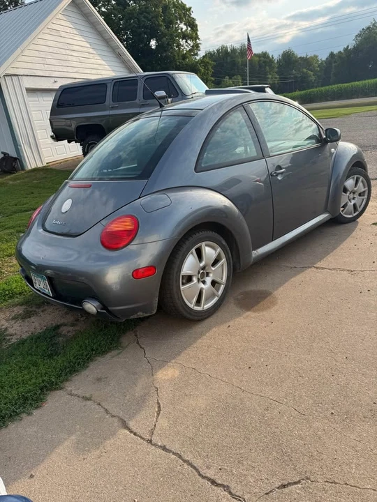 2002 Volkswagen New Beetle - Image 3 of 7