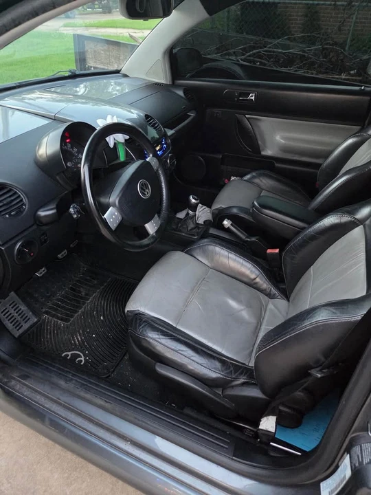 2002 Volkswagen New Beetle - Image 5 of 5