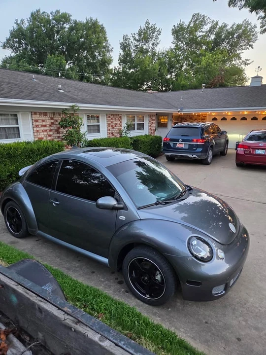 2002 Volkswagen New Beetle - Image 3 of 5