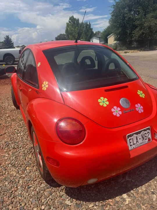 2002 Volkswagen New Beetle - Image 3 of 6