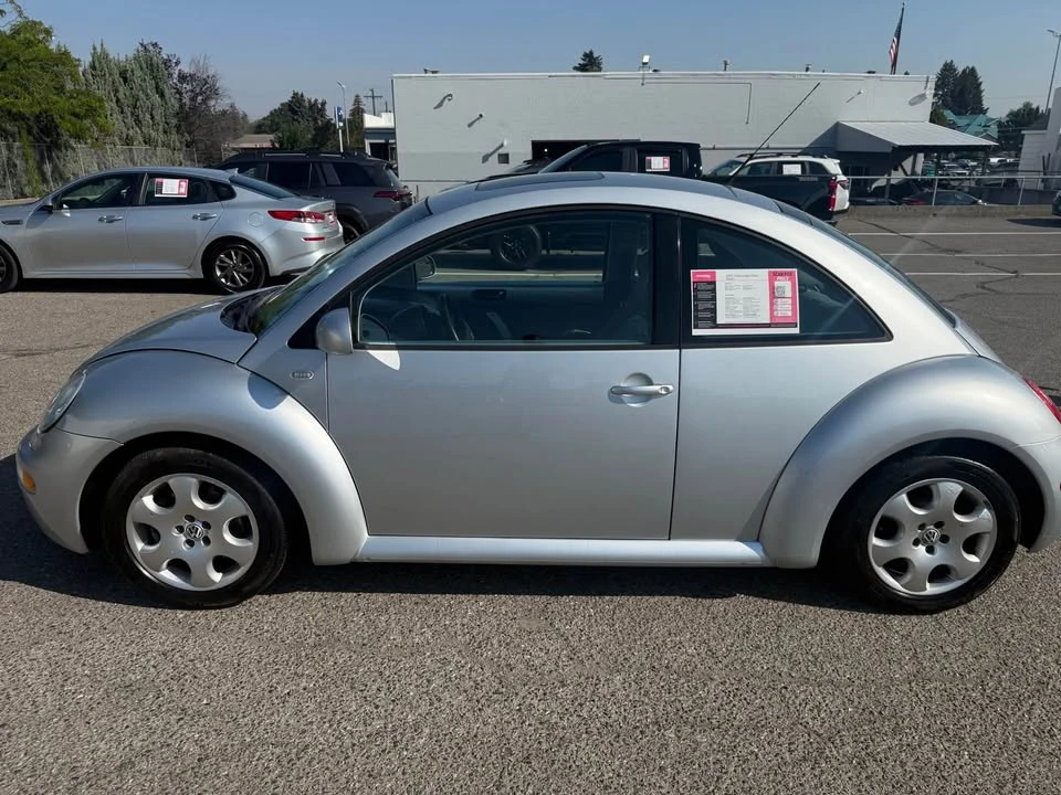 2002 Volkswagen New Beetle - Image 2 of 10