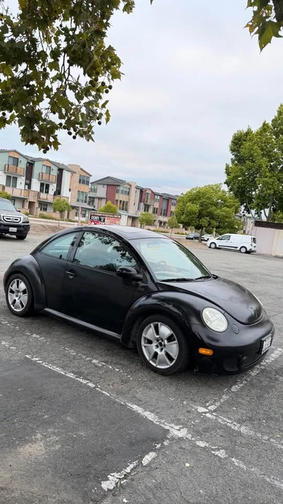 2002 Volkswagen New Beetle - Image 2 of 6