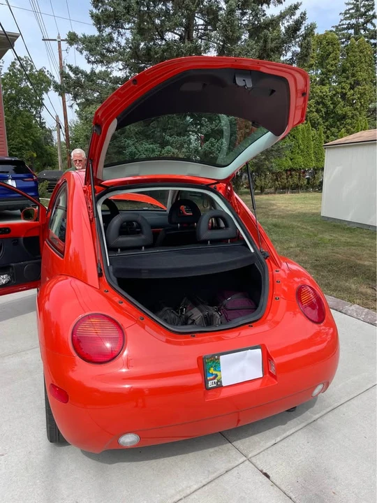 2002 Volkswagen New Beetle - Image 4 of 17