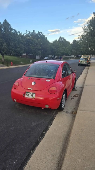 2002 Volkswagen New Beetle - Image 2 of 2