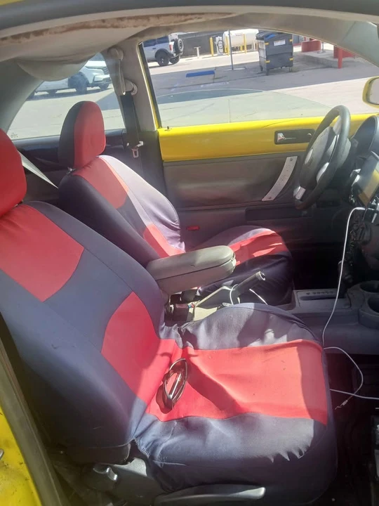 2002 Volkswagen New Beetle - Image 3 of 12