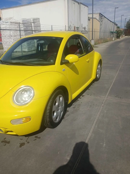 2002 Volkswagen New Beetle - Image 6 of 12