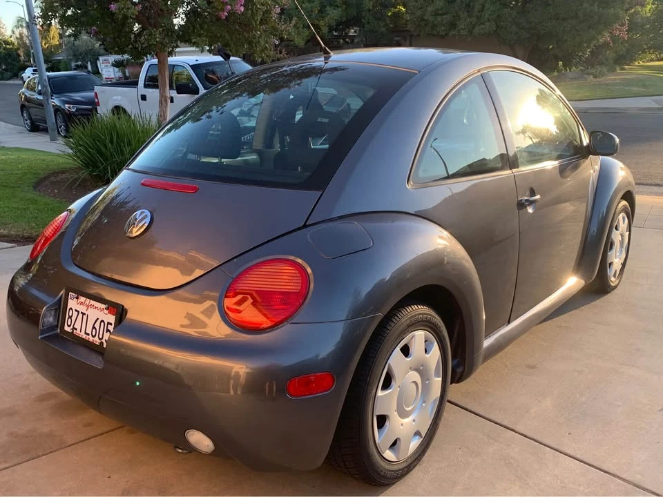 2002 Volkswagen New Beetle - Image 4 of 10