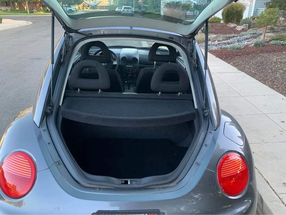 2002 Volkswagen New Beetle - Image 11 of 12
