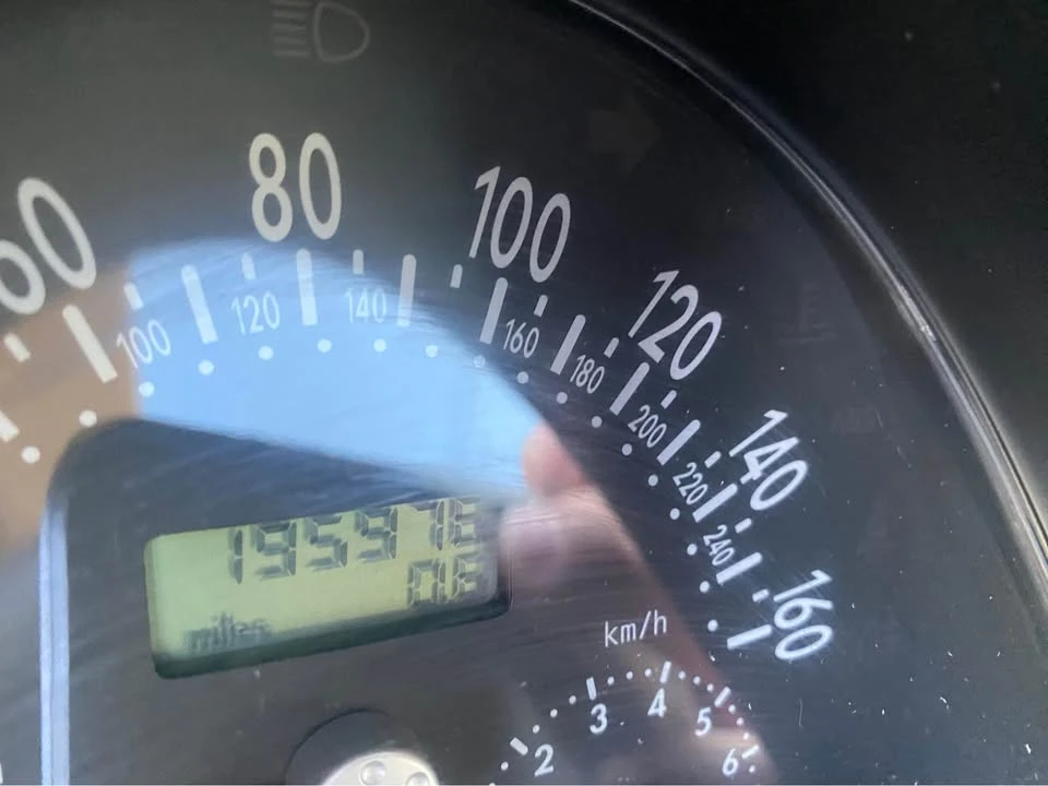 2002 Volkswagen New Beetle - Image 7 of 8
