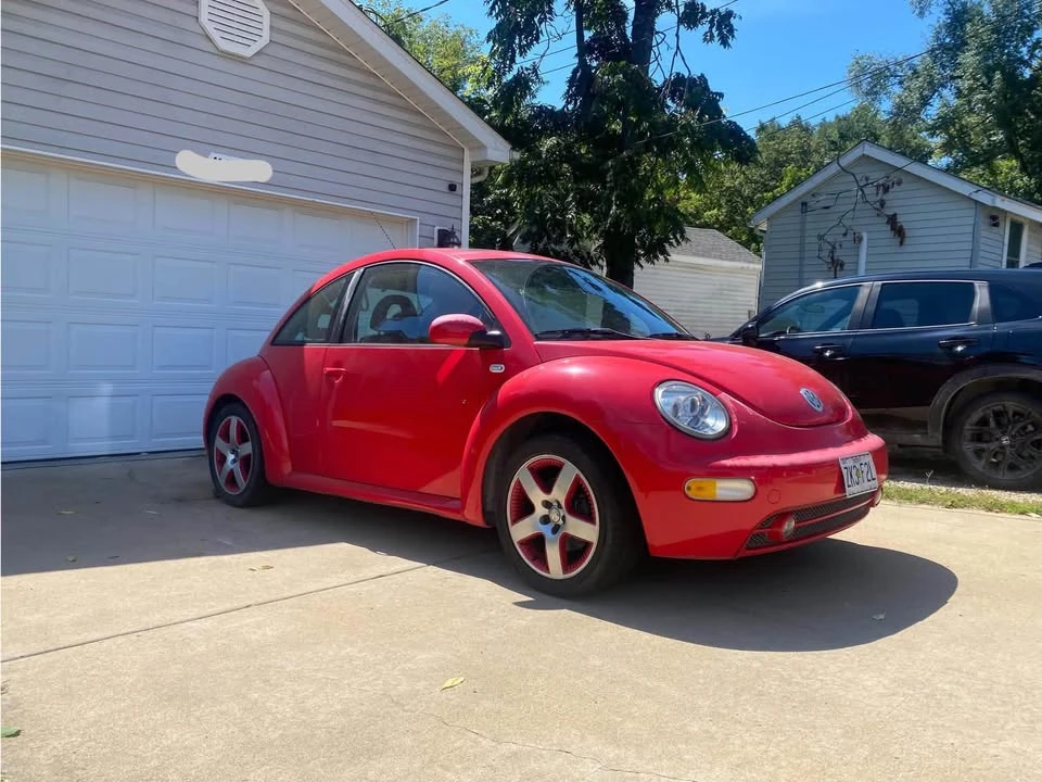 2002 Volkswagen New Beetle - Image 2 of 8