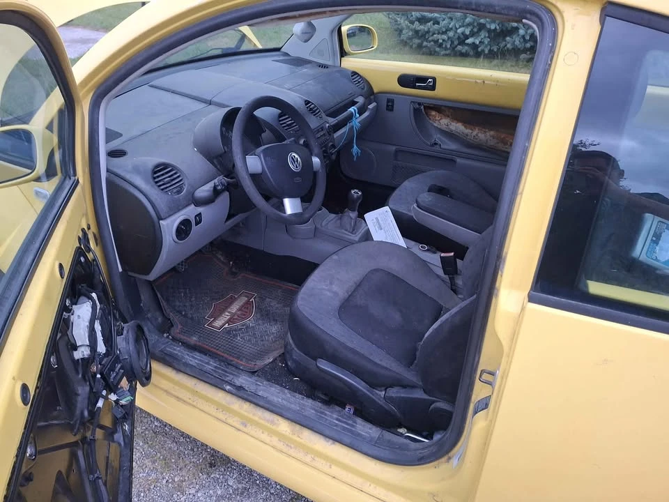 2002 Volkswagen New Beetle - Image 5 of 5