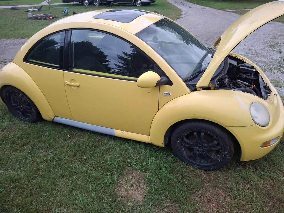 2002 Volkswagen New Beetle - Image 2 of 5