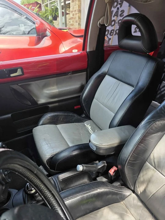 2002 Volkswagen New Beetle - Image 12 of 12