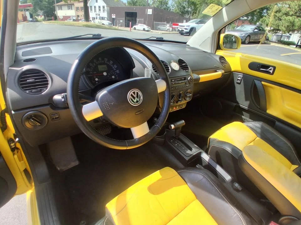 2002 Volkswagen New Beetle - Image 10 of 10