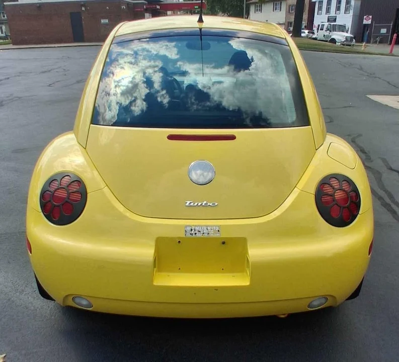 2002 Volkswagen New Beetle - Image 6 of 10