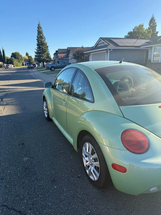 2002 Volkswagen New Beetle - Image 5 of 7