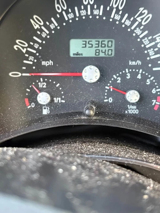 2002 Volkswagen New Beetle - Image 8 of 14