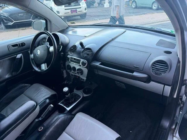 2002 Volkswagen New Beetle - Image 11 of 15
