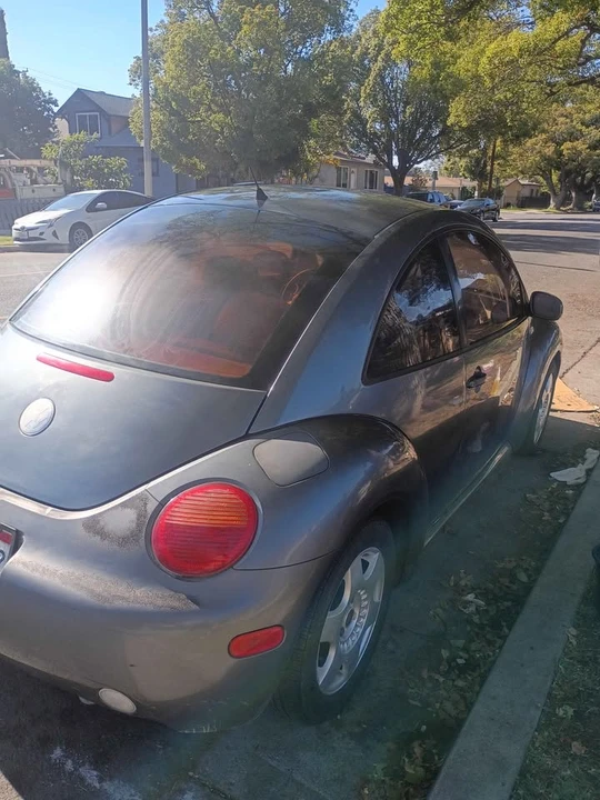 2002 Volkswagen New Beetle - Image 4 of 10