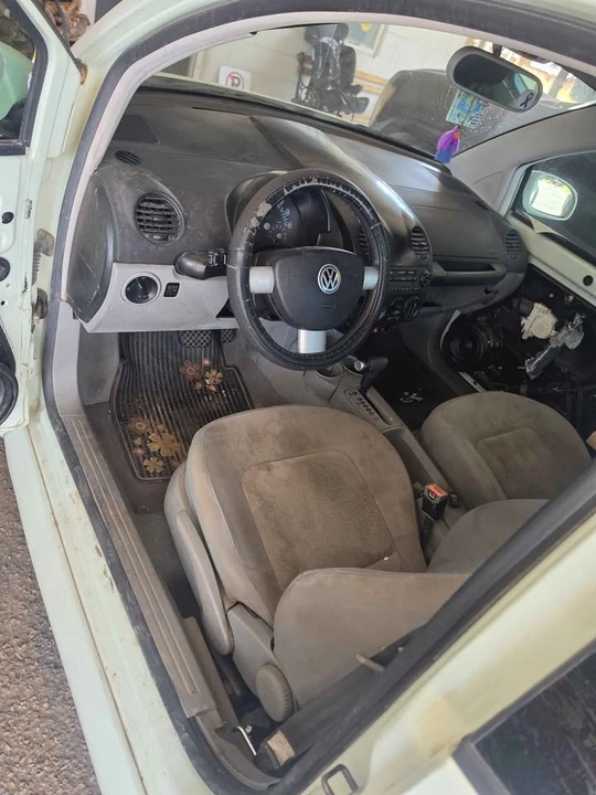 2002 Volkswagen New Beetle - Image 5 of 6