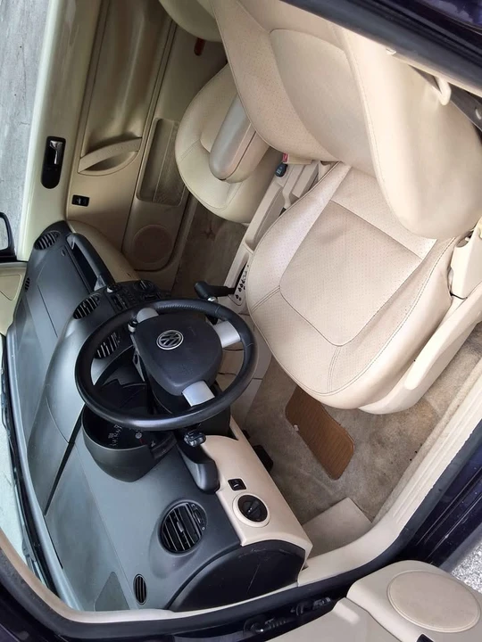 2002 Volkswagen New Beetle - Image 8 of 8