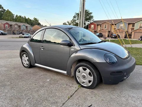 2002 Volkswagen Beetle 2.0T S Hatchback 2D