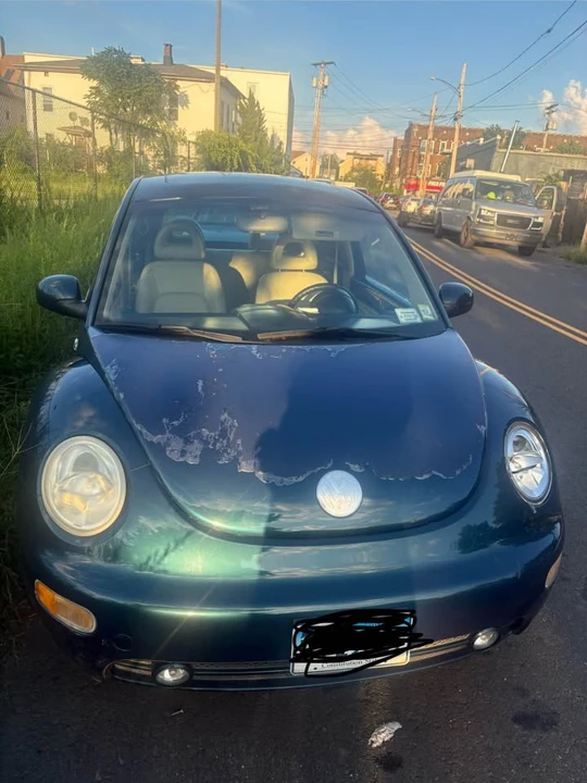 2002 Volkswagen New Beetle - Image 2 of 2
