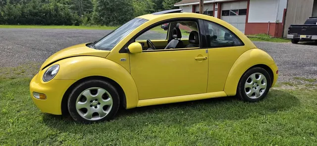 2002 Volkswagen Beetle 2.0T SE Hatchback 2D
