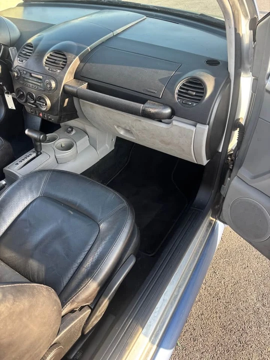 2002 Volkswagen New Beetle - Image 18 of 20