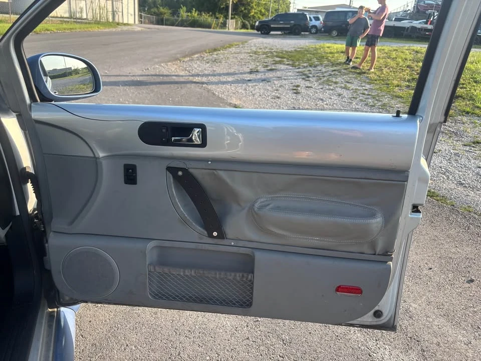 2002 Volkswagen New Beetle - Image 17 of 20
