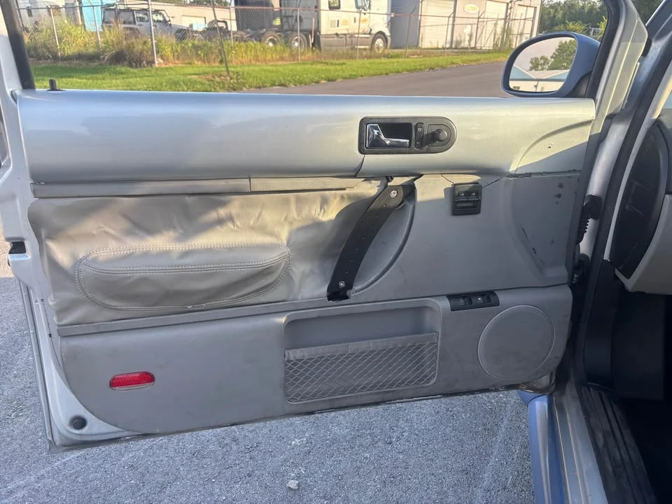 2002 Volkswagen New Beetle - Image 10 of 20