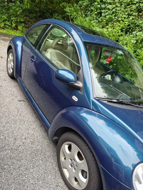 2002 Volkswagen New Beetle - Image 4 of 6