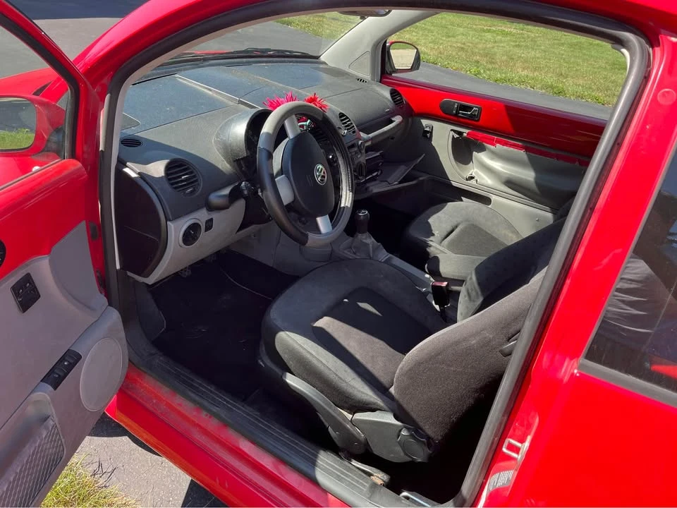 2002 Volkswagen New Beetle - Image 7 of 9