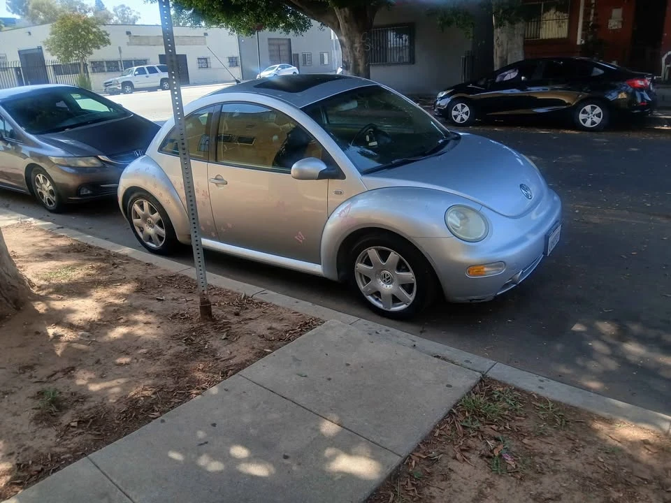 2002 Volkswagen New Beetle - Image 5 of 16