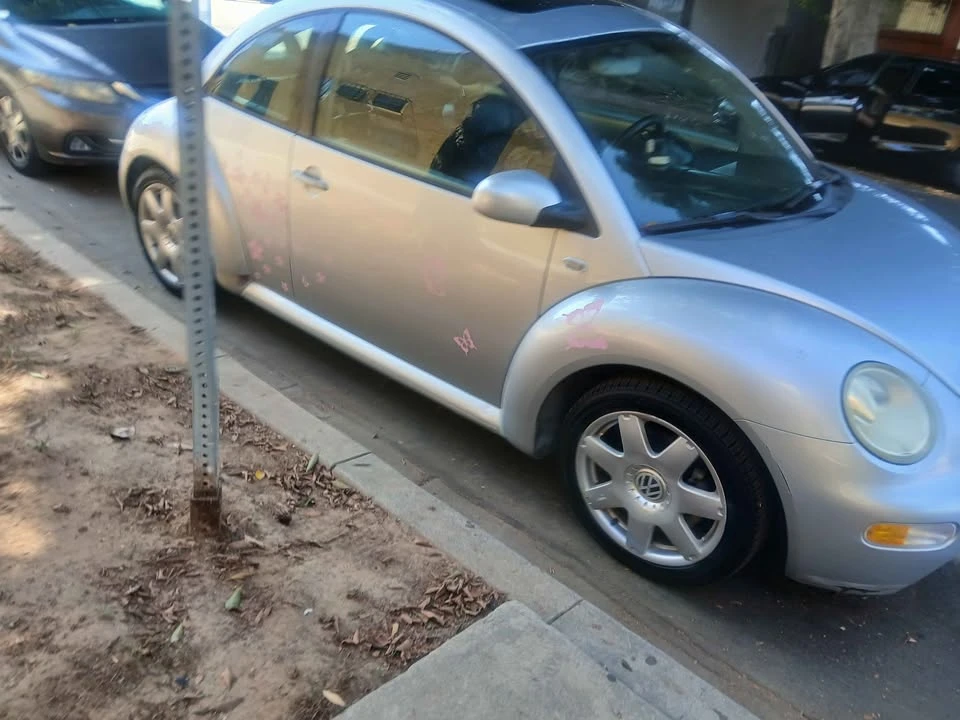 2002 Volkswagen New Beetle - Image 11 of 16