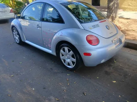 2002 Volkswagen Beetle 2.0T Turbo Hatchback 2D