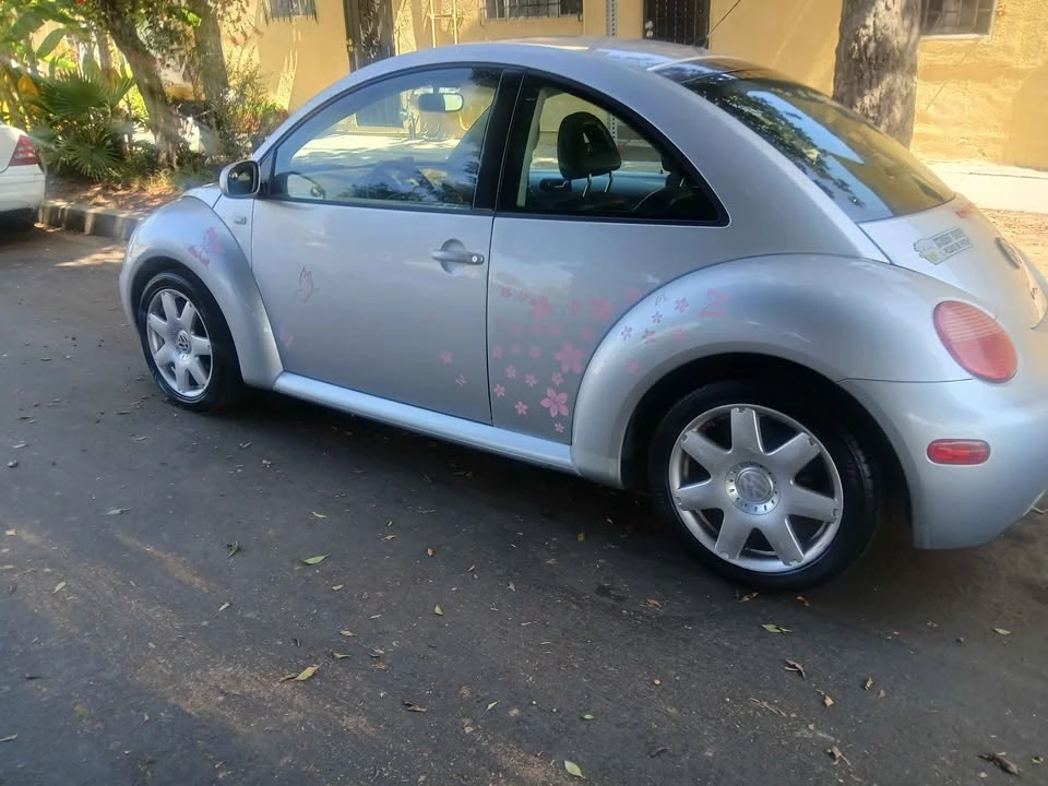 2002 Volkswagen New Beetle - Image 9 of 16
