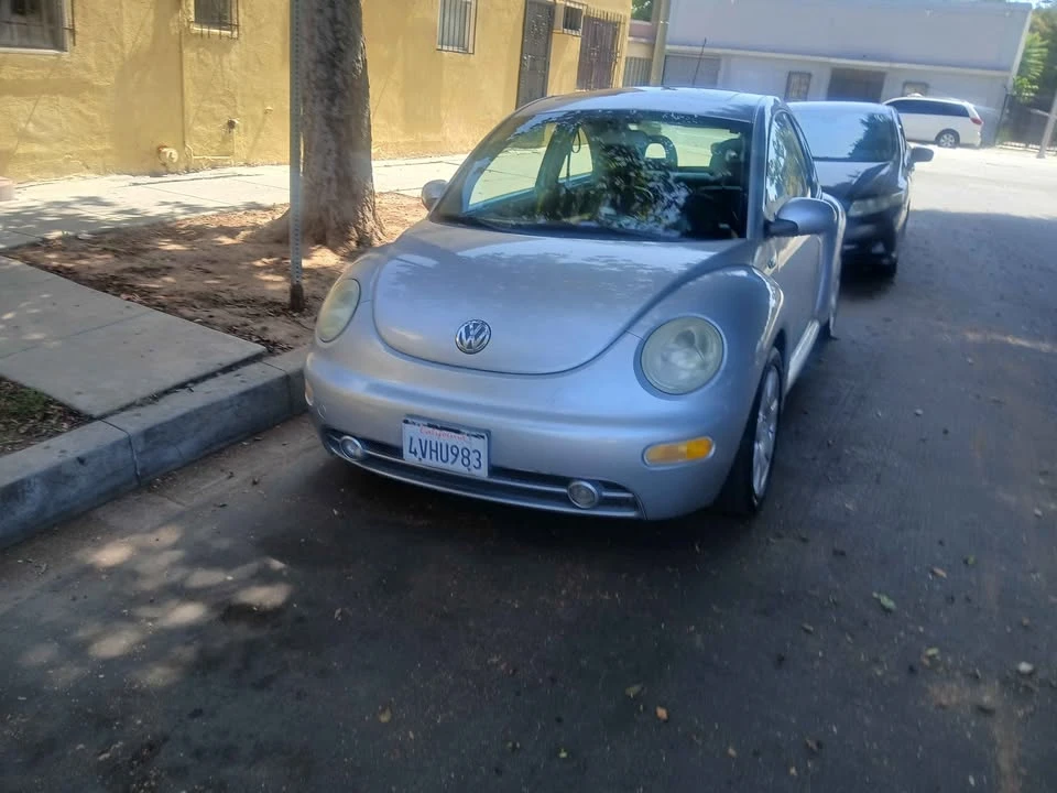 2002 Volkswagen New Beetle - Image 12 of 16