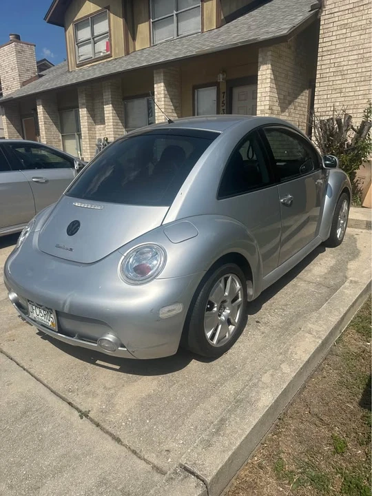 2002 Volkswagen New Beetle - Image 2 of 15