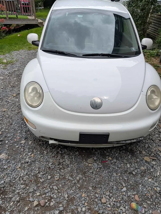 2002 Volkswagen New Beetle - Image 2 of 8