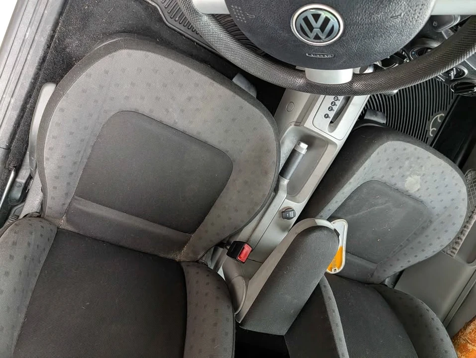 2002 Volkswagen New Beetle - Image 4 of 8
