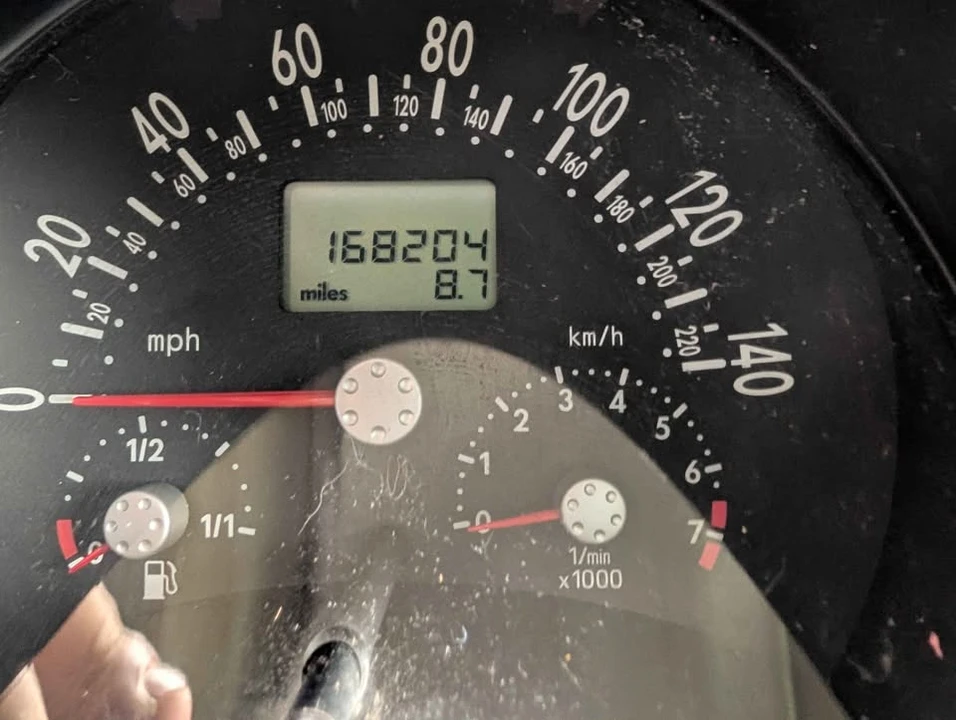 2002 Volkswagen New Beetle - Image 8 of 8
