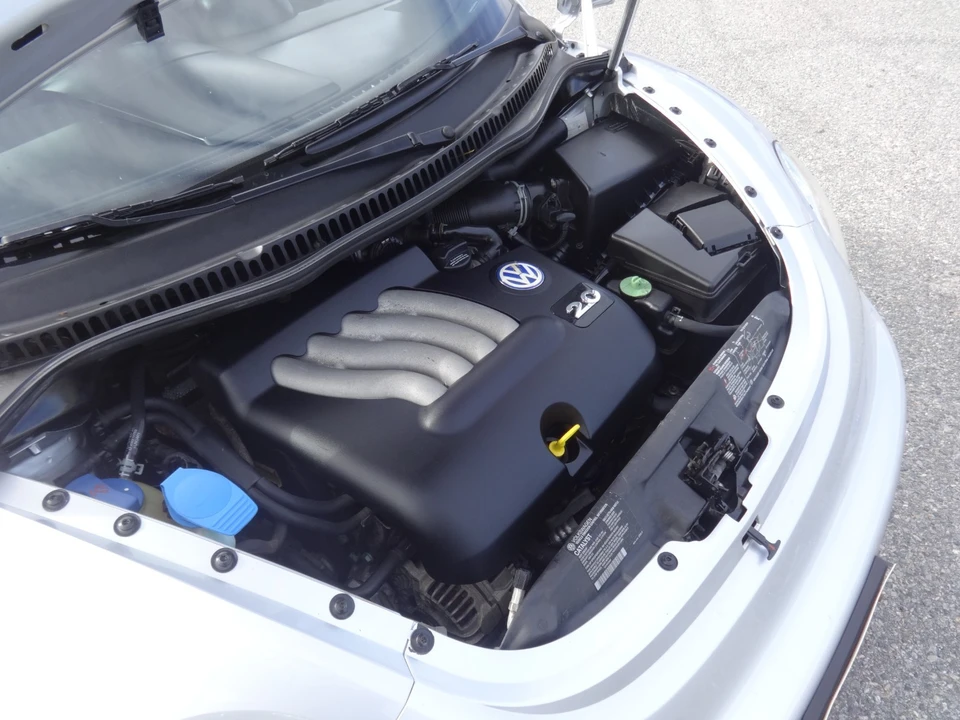 2002 Volkswagen Beetle (1980-2003) - Image 14 of 20