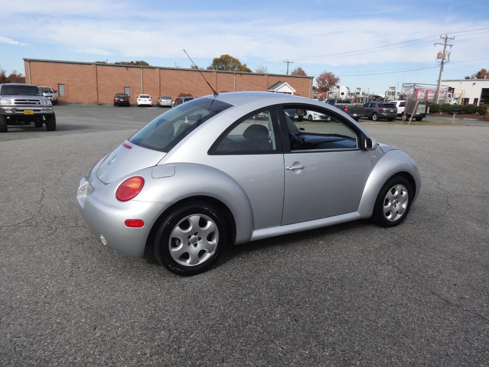 2002 Volkswagen Beetle (1980-2003) - Image 4 of 20