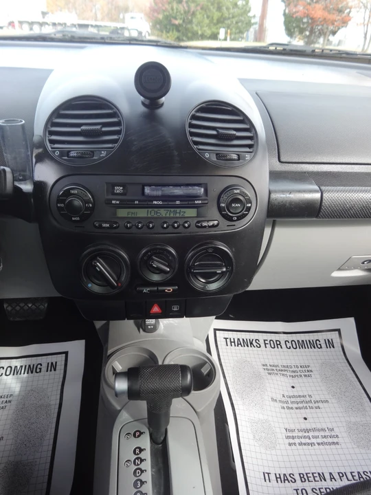 2002 Volkswagen Beetle (1980-2003) - Image 16 of 20